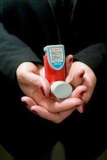 New warnings on safety of asthma drugs